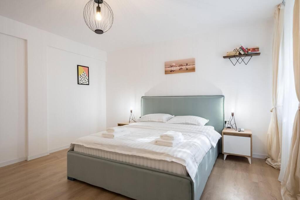 Flight Two I Studio Near Therme & Airport โอโตเปนี ภายนอก รูปภาพ